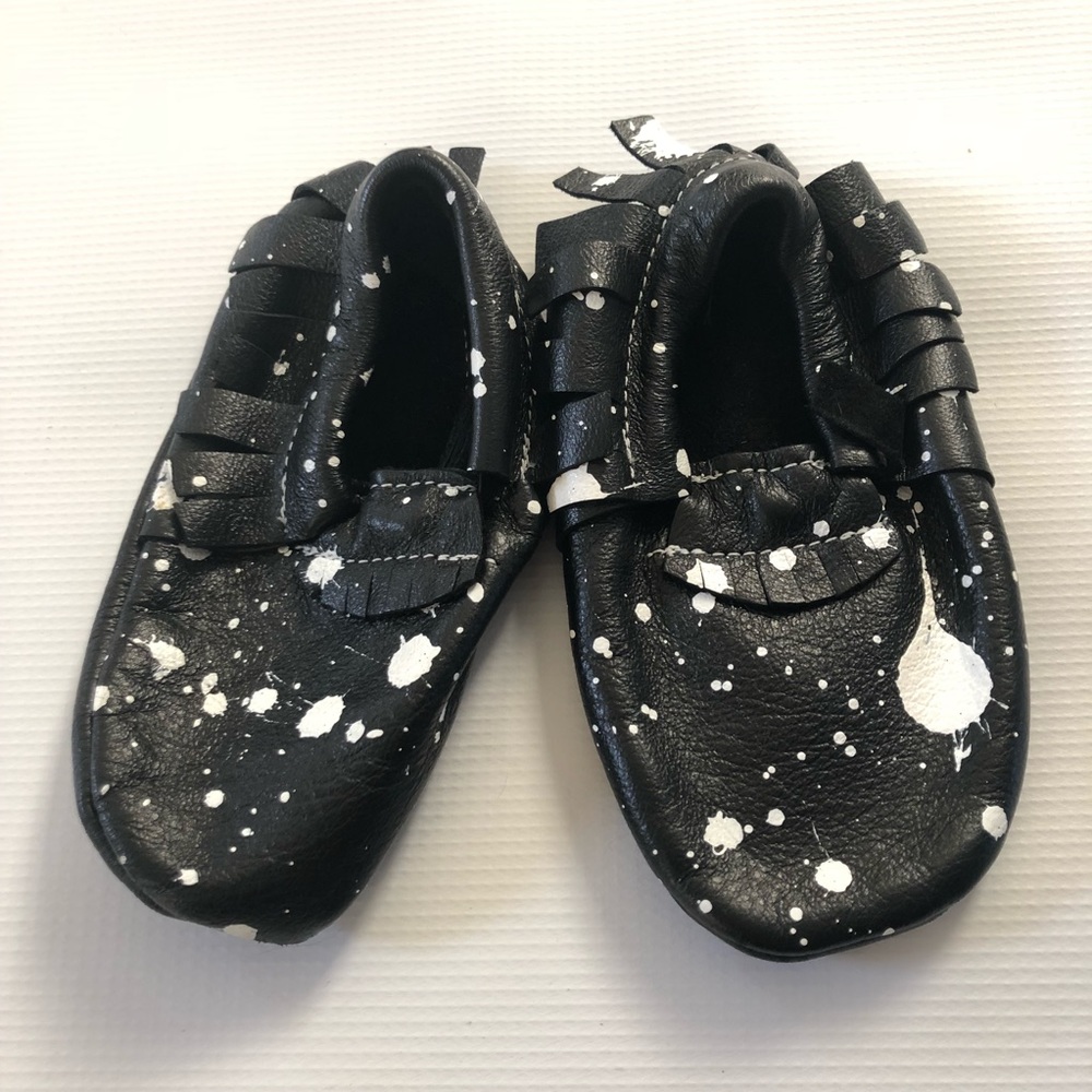 Jaxhoo handmade moccasins in great condition.